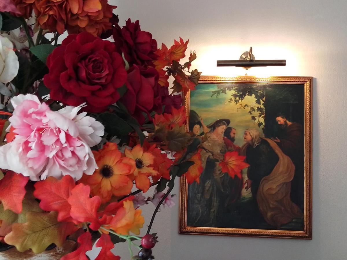 Casa Maria Roses Hotell Rîşnov Eksteriør bilde
