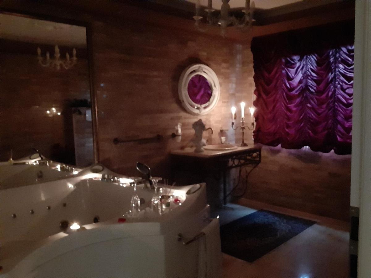 Casa Maria Roses Hotell Rîşnov Eksteriør bilde