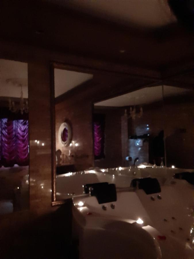Casa Maria Roses Hotell Rîşnov Eksteriør bilde
