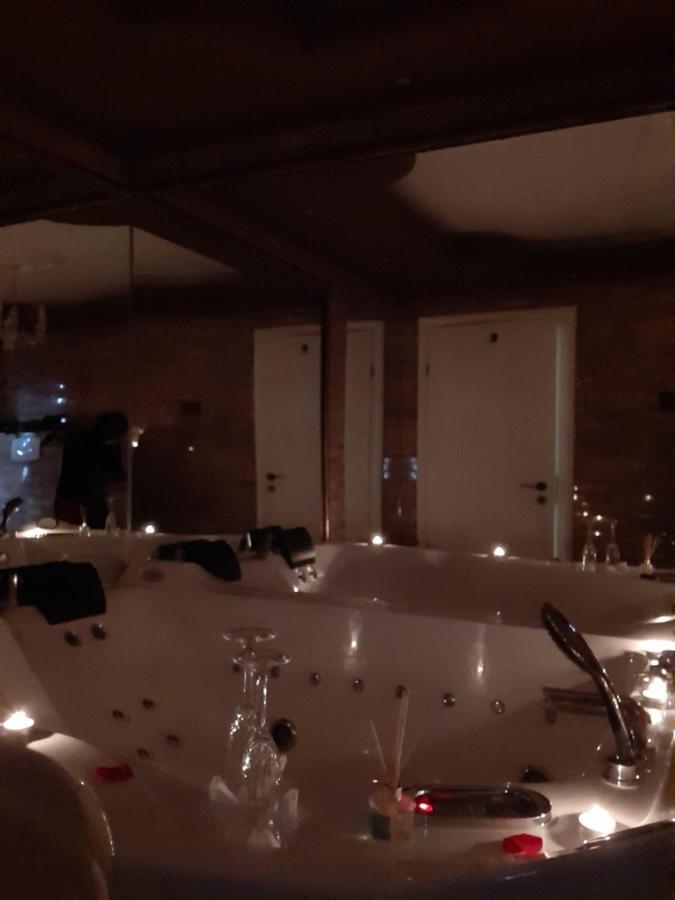Casa Maria Roses Hotell Rîşnov Eksteriør bilde
