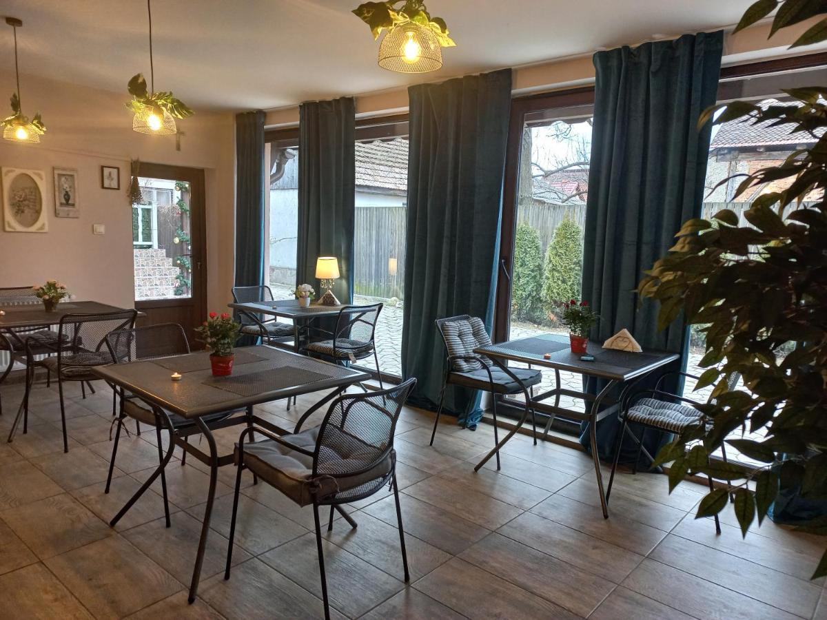 Casa Maria Roses Hotell Rîşnov Eksteriør bilde