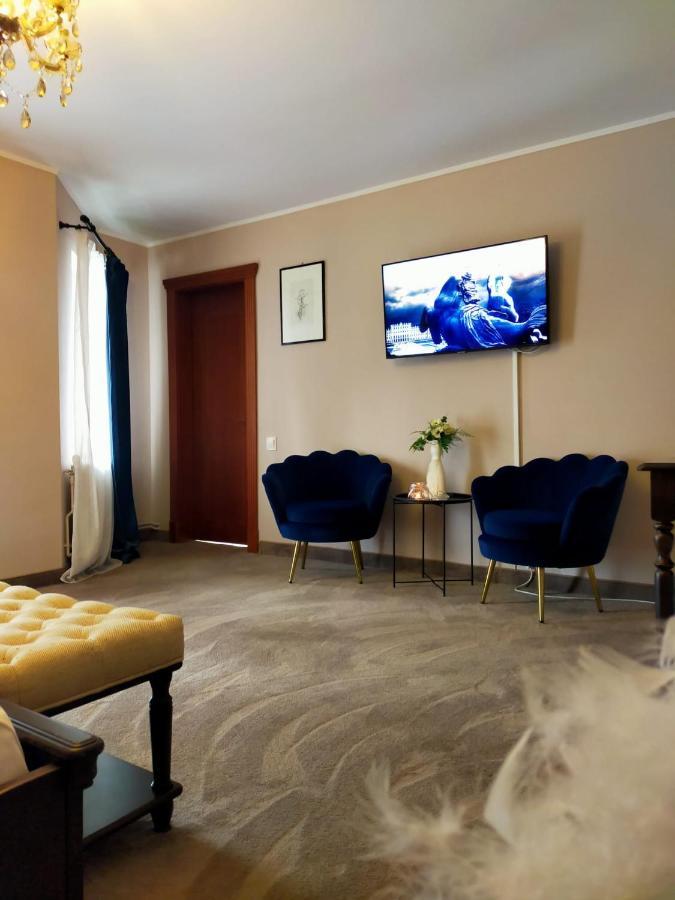 Casa Maria Roses Hotell Rîşnov Eksteriør bilde